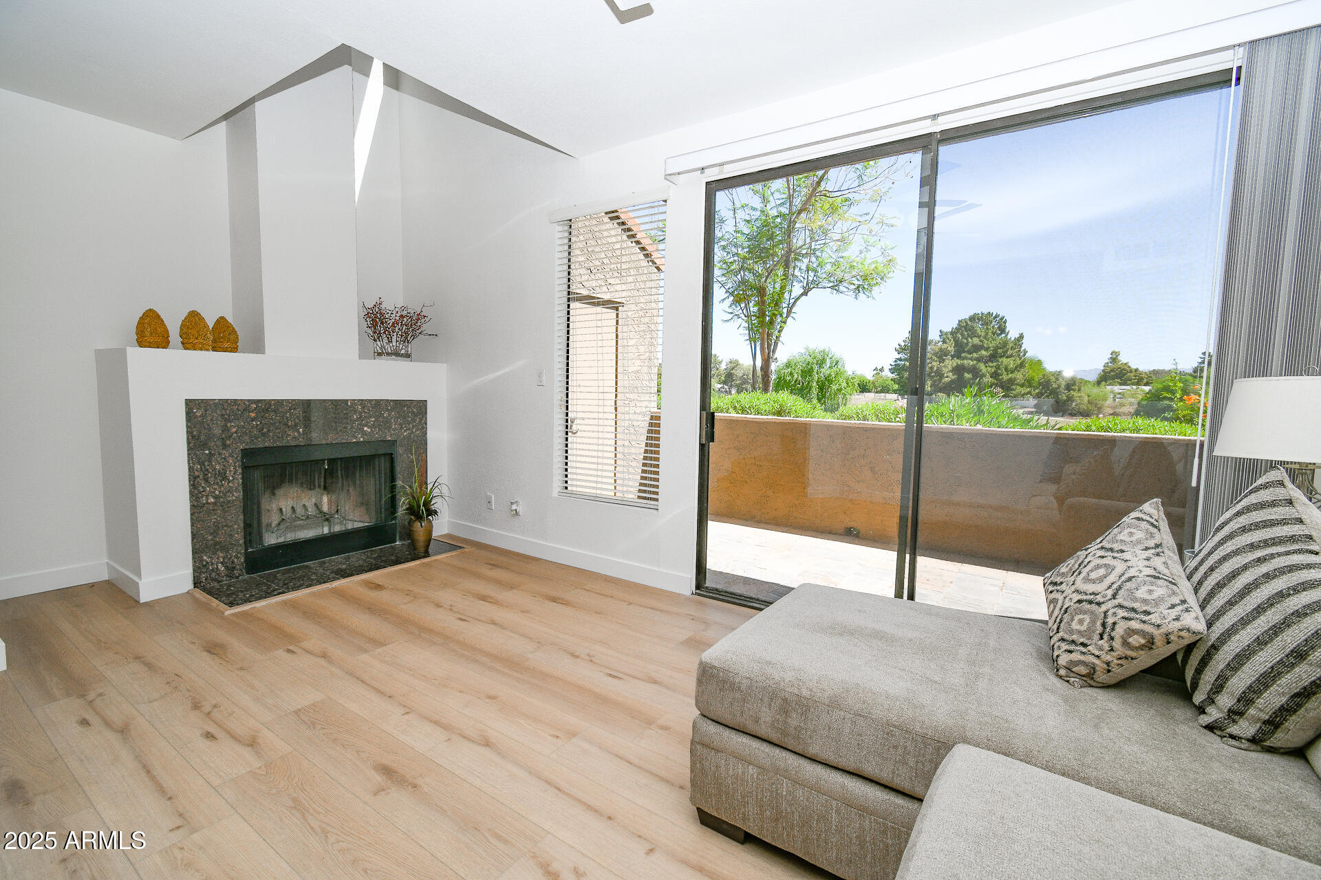 5122 E SHEA Boulevard 1043