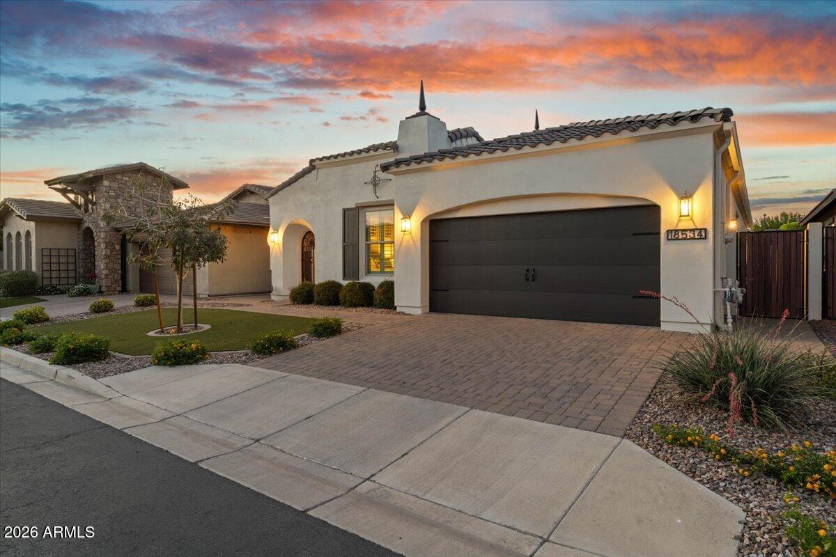 18534 E ARROWHEAD Trail