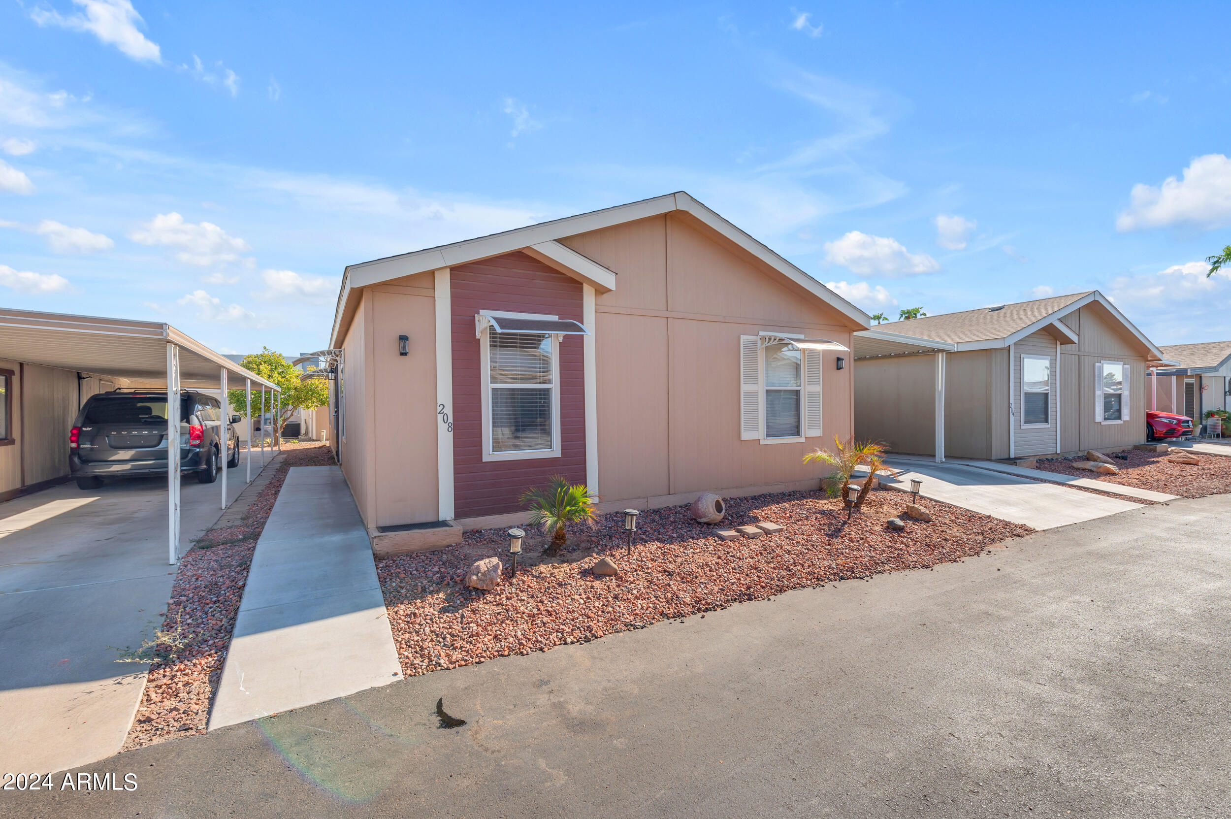 View Phoenix, AZ 85043 mobile home