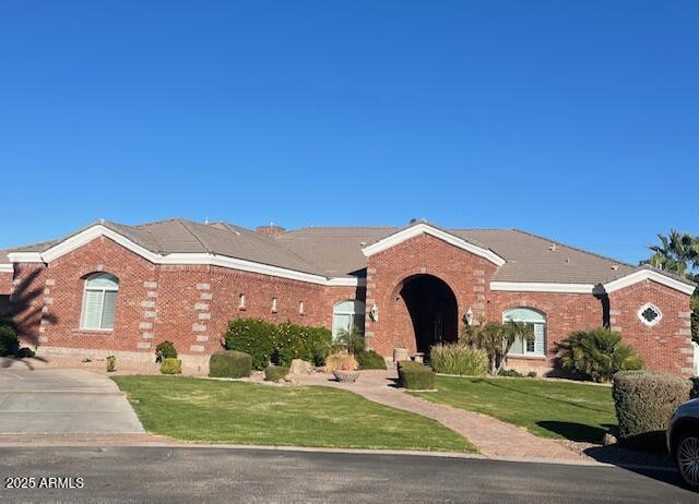 2222 N Val Vista Drive 2