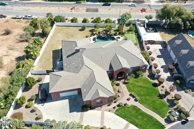 2222 N Val Vista Drive 2