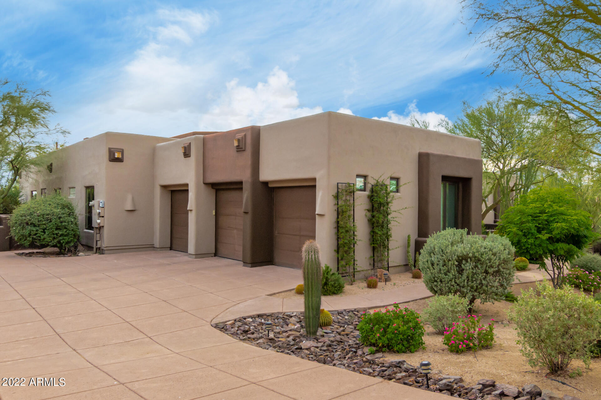 10685 E Cottontail Lane