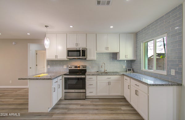2030 W MONTE VISTA RD, PHOENIX, AZ 85009 - Image fcb7a2fd81eed00482ca4e83912f16c4/302353190