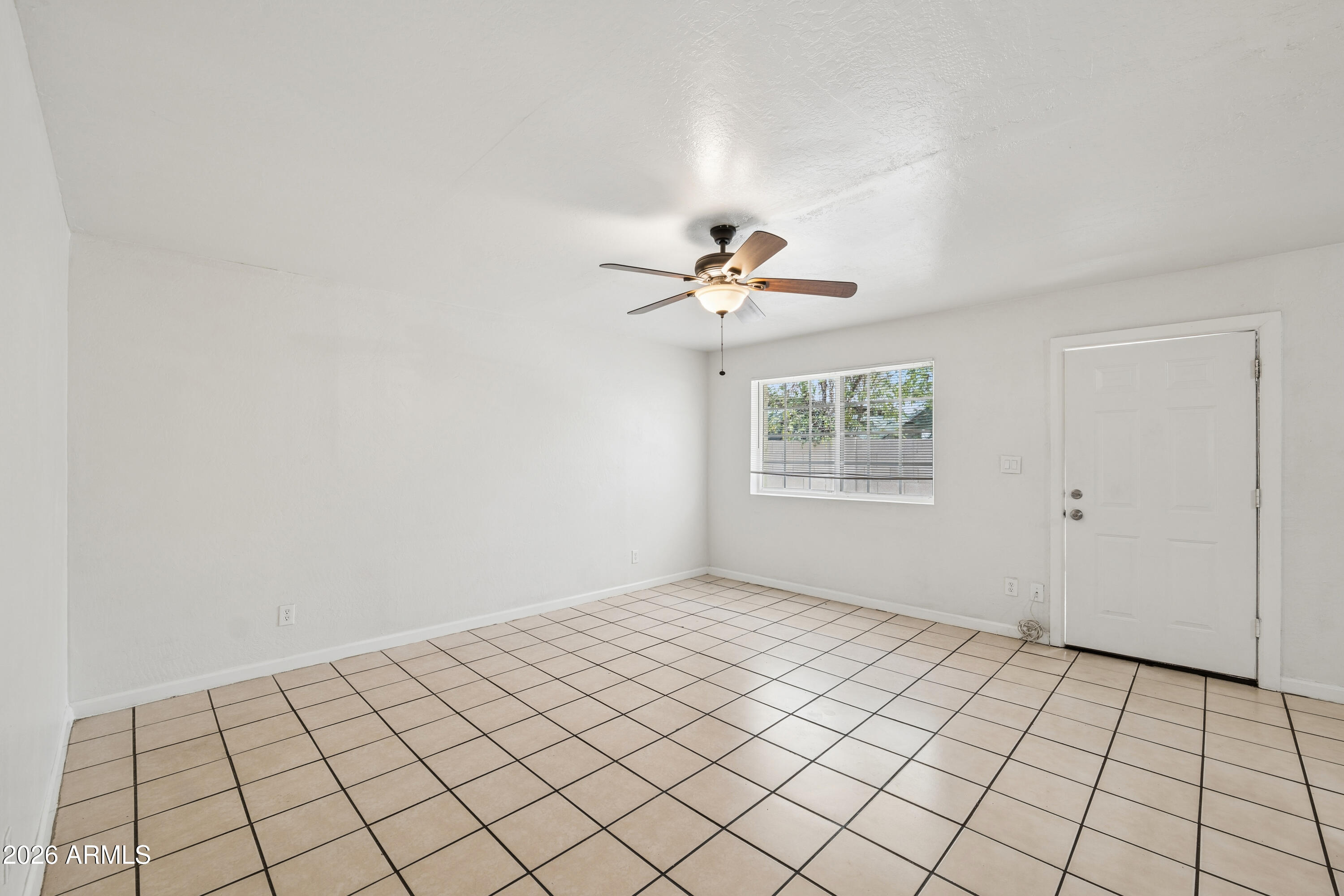 2133 W ADAMS Street Apt 3