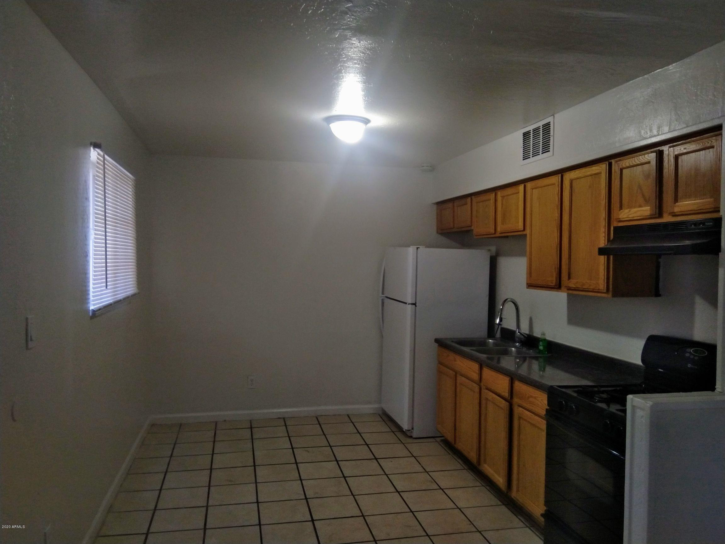2133 W Adams Street Apt 3
