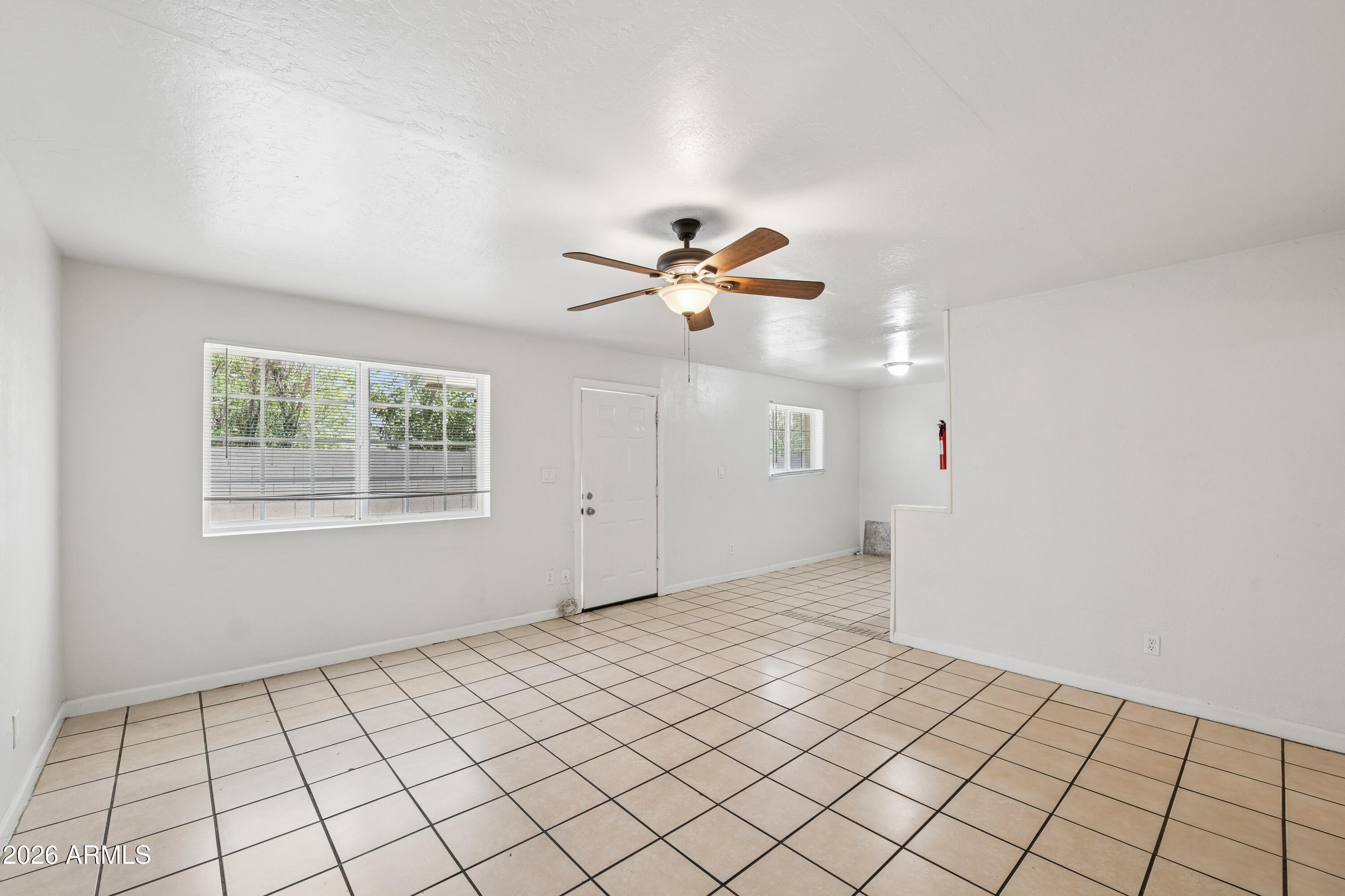 2133 W ADAMS Street Apt 3