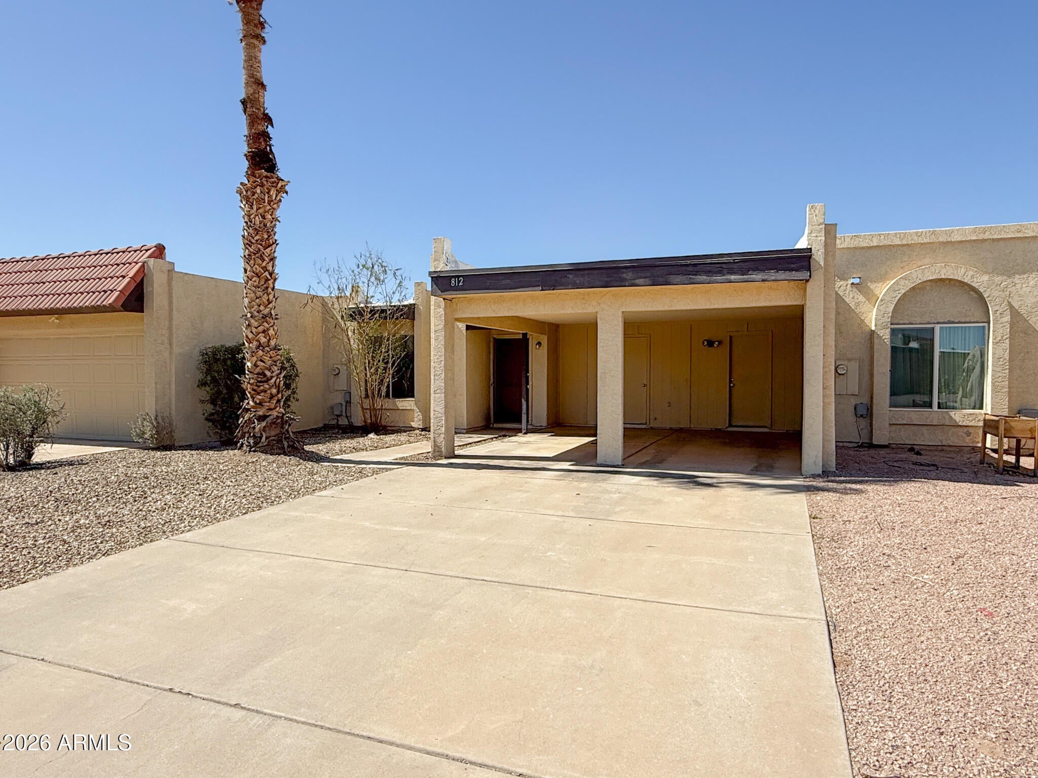 812 W DUKE Drive