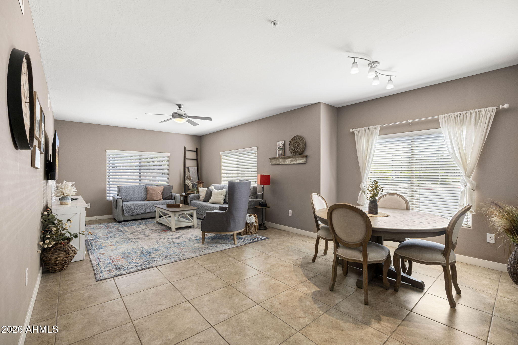 5450 E DEER VALLEY Drive 1193