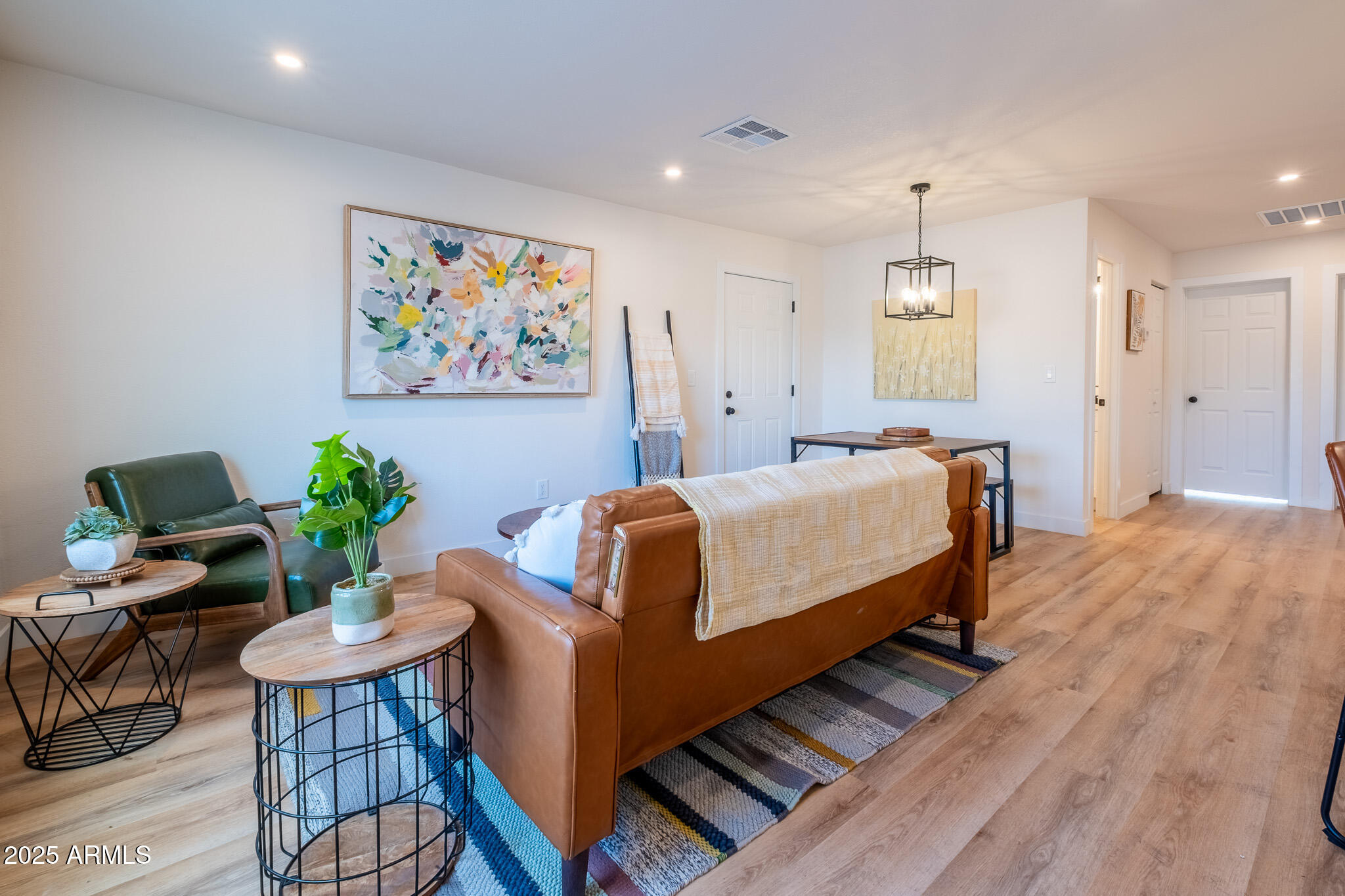 576 N PASADENA --