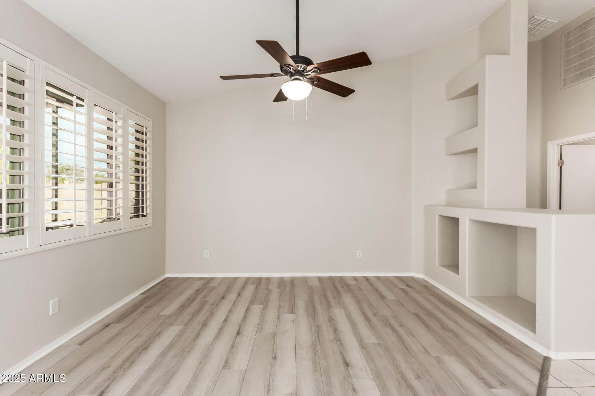 18040 W SPENCER Drive