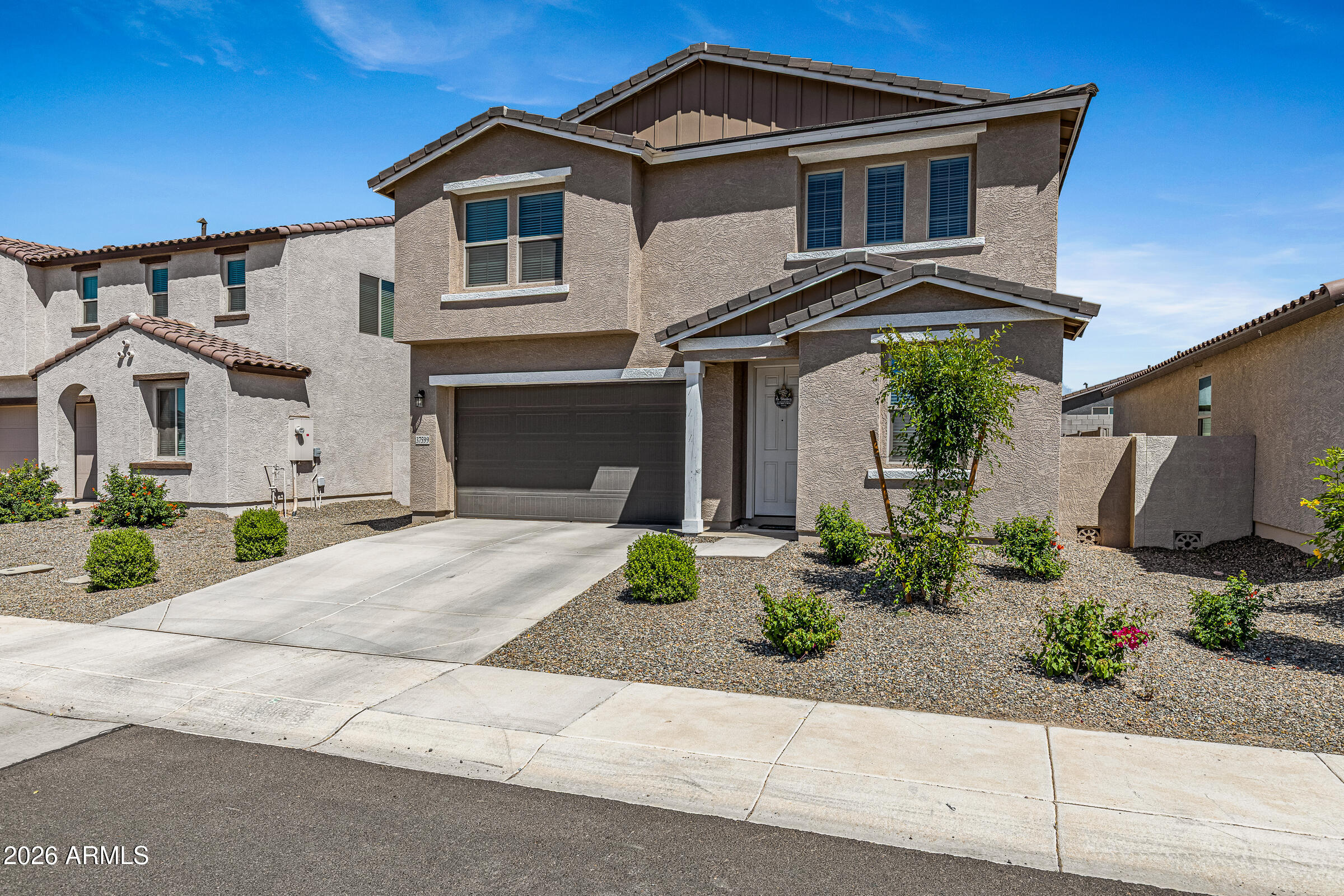 37599 N CAVERN Way