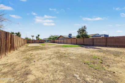 104 E KINDERMAN Drive 10 Avondale AZ 85323