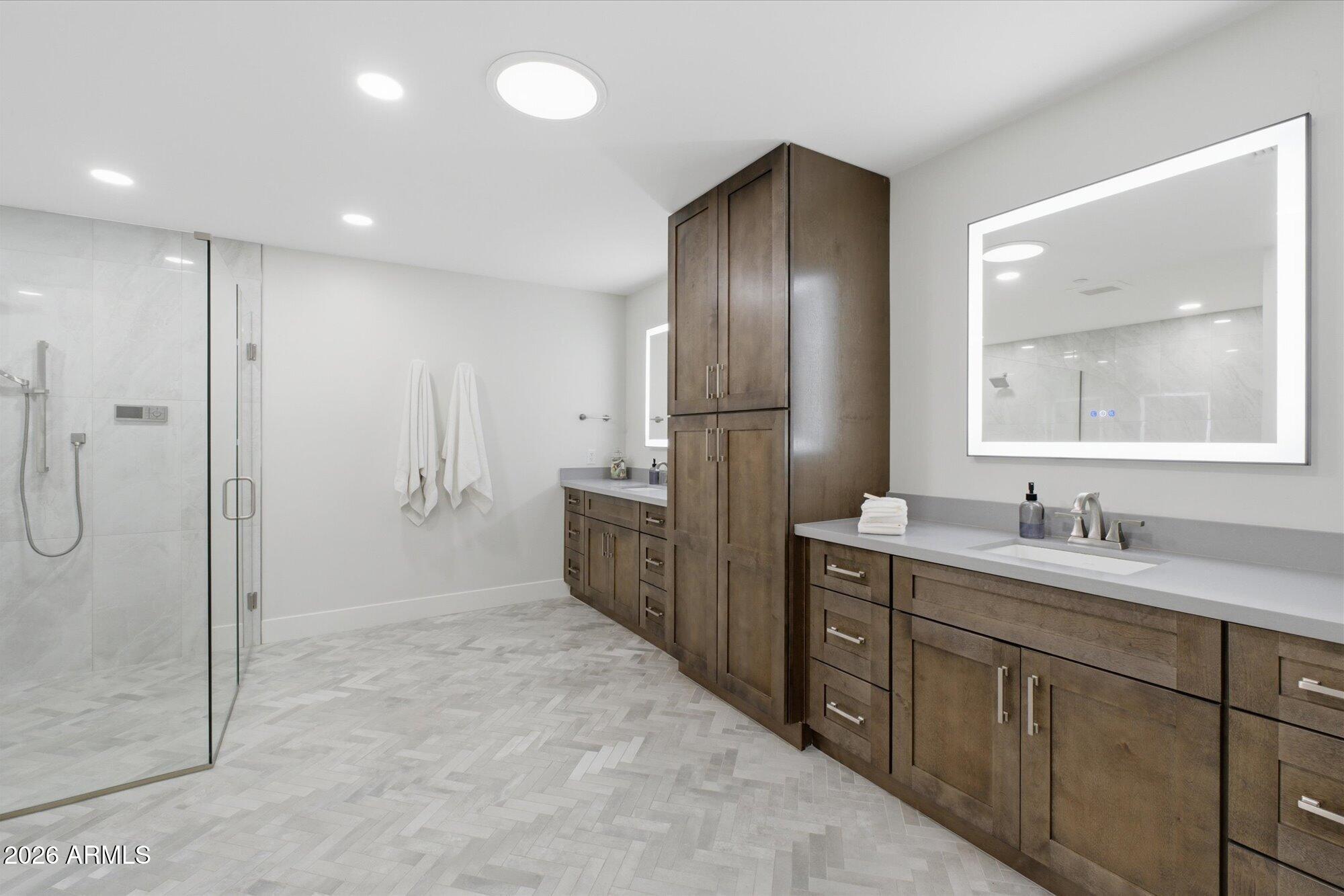 WHISPERING HILLS - Residential