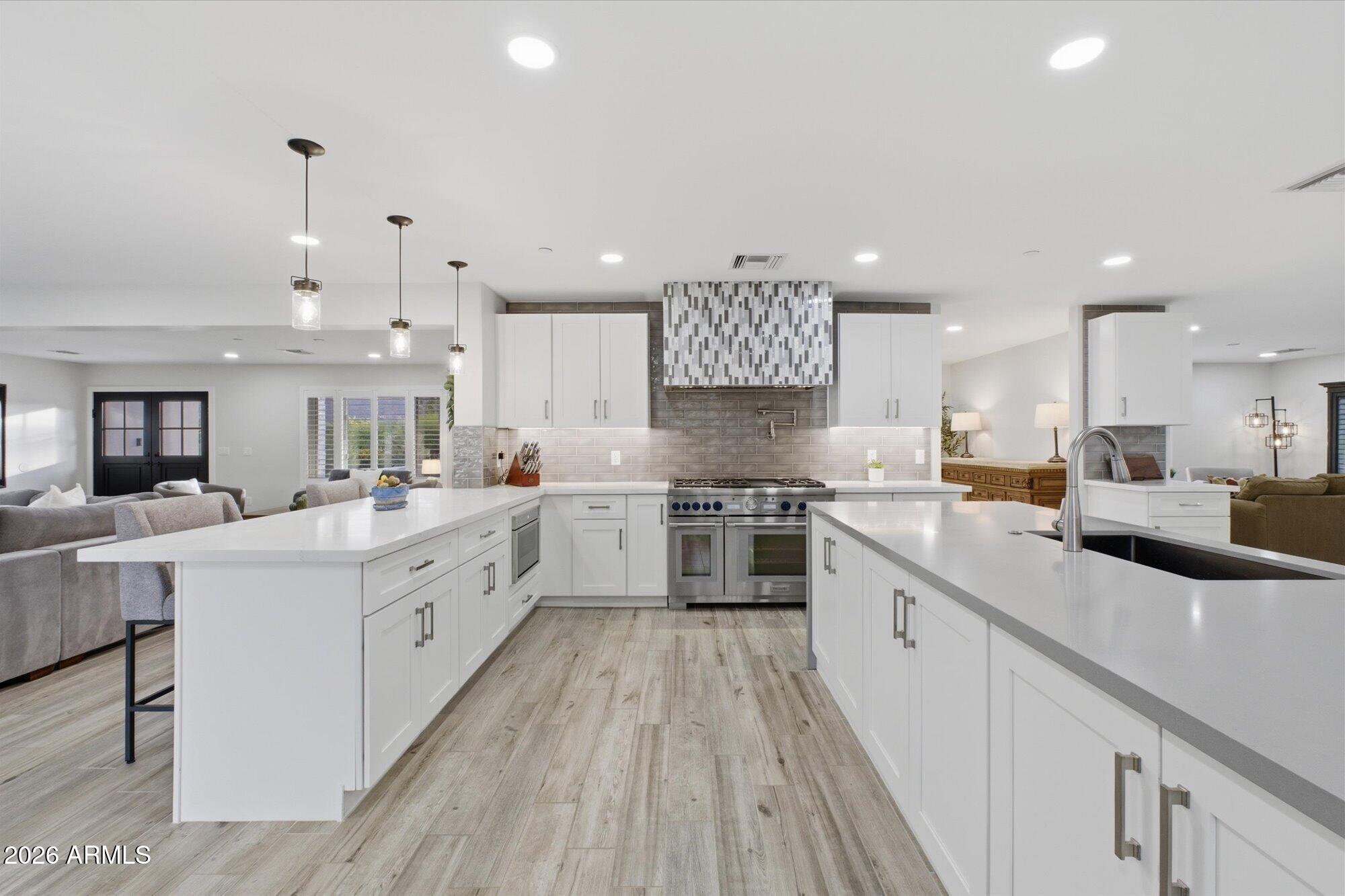 WHISPERING HILLS - Residential