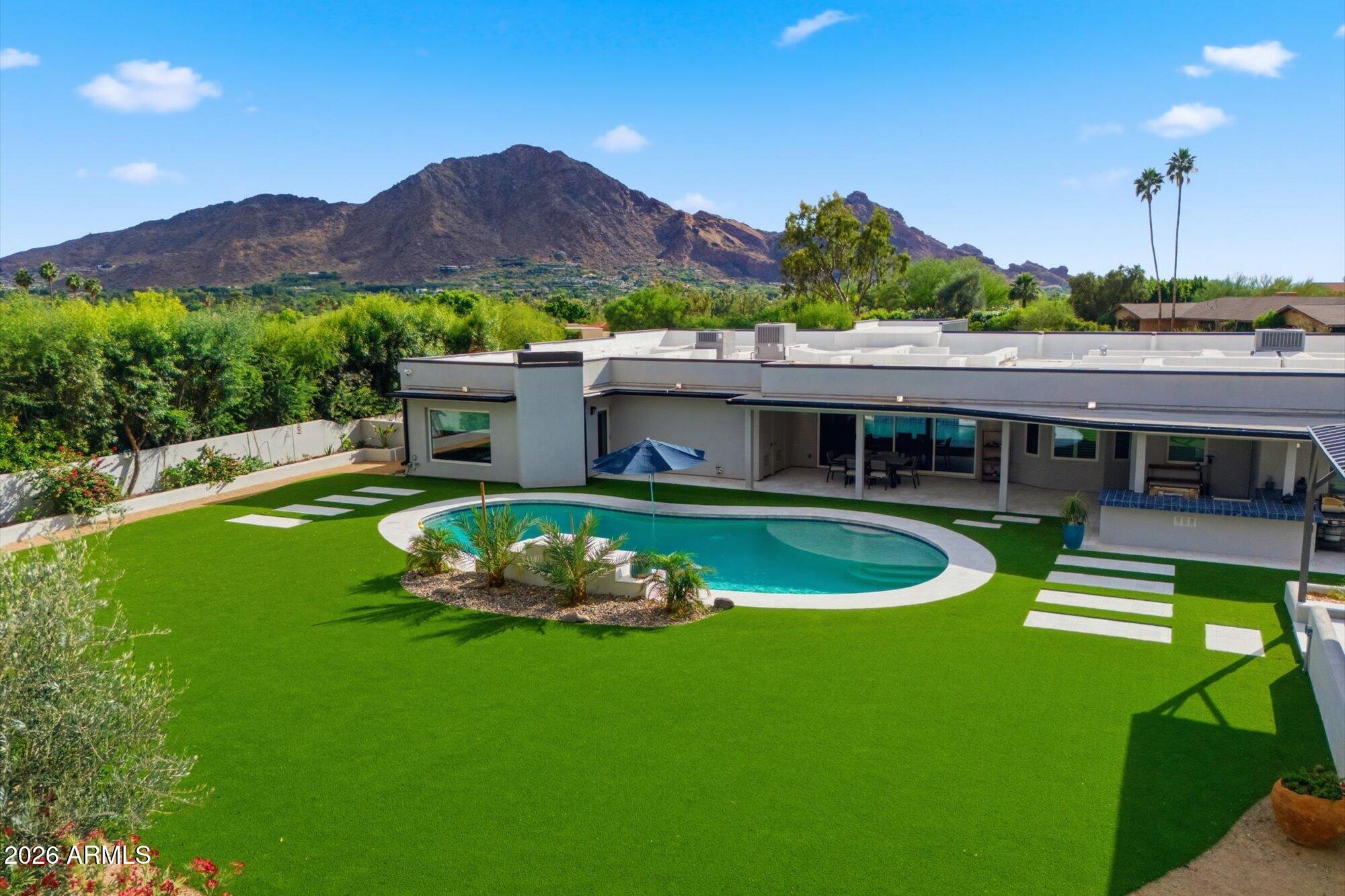 WHISPERING HILLS - Residential