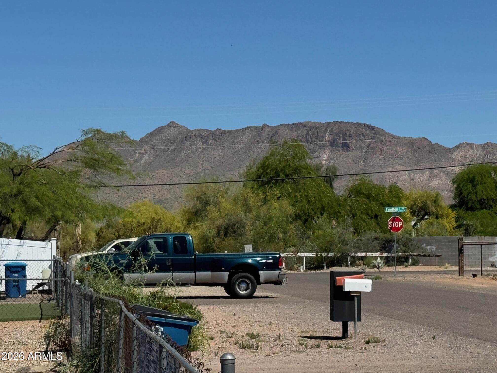 1922 N DESERT VIEW Drive