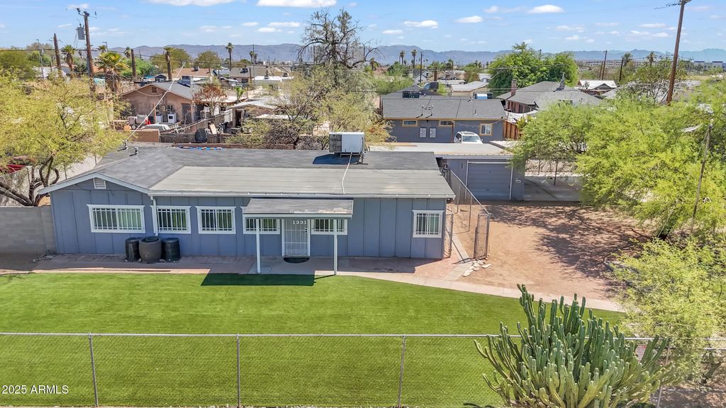 Photo of 1331 E Mckinley Street, Phoenix, AZ 85006 (MLS # 6952250)