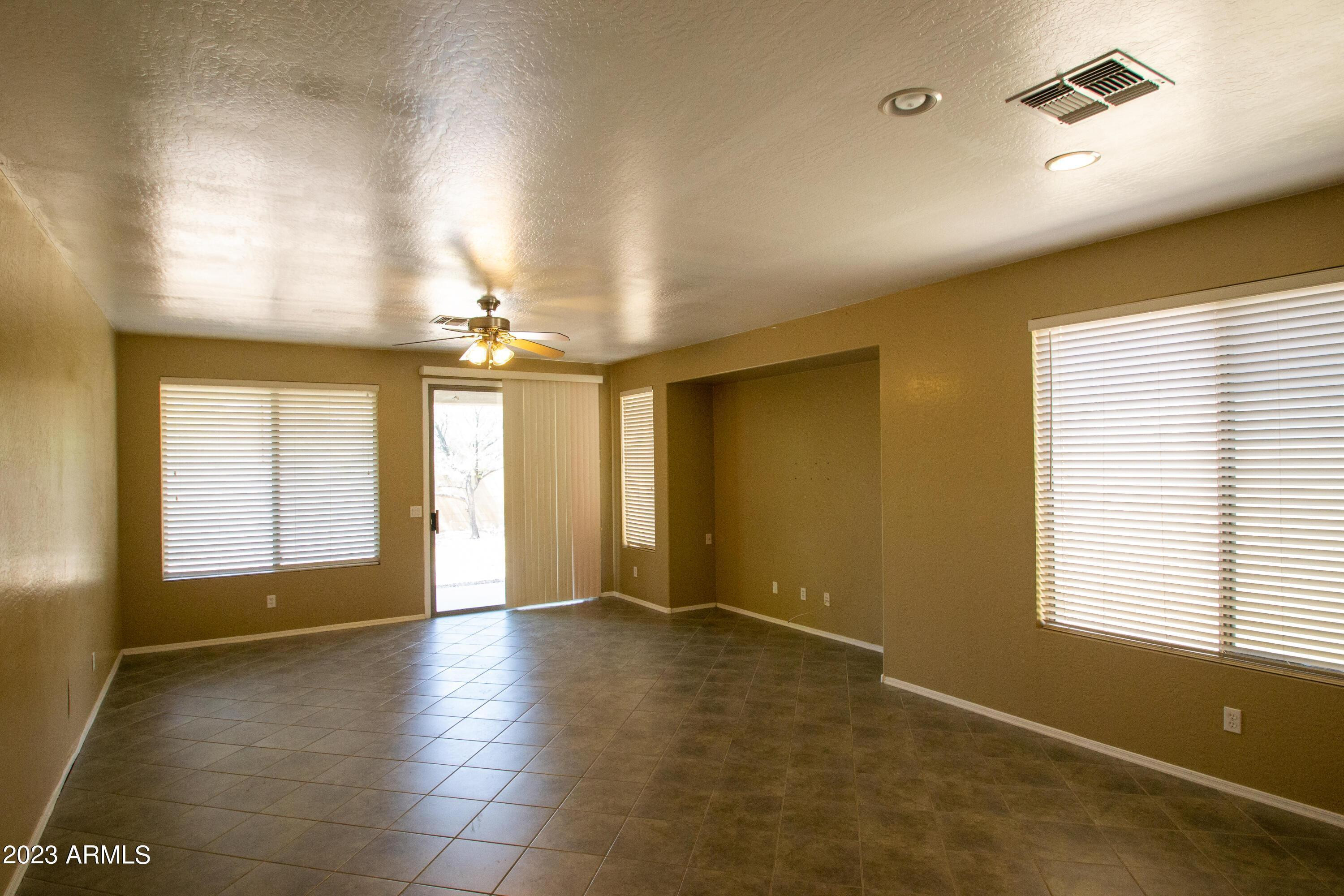 3381 W THOREAU Lane