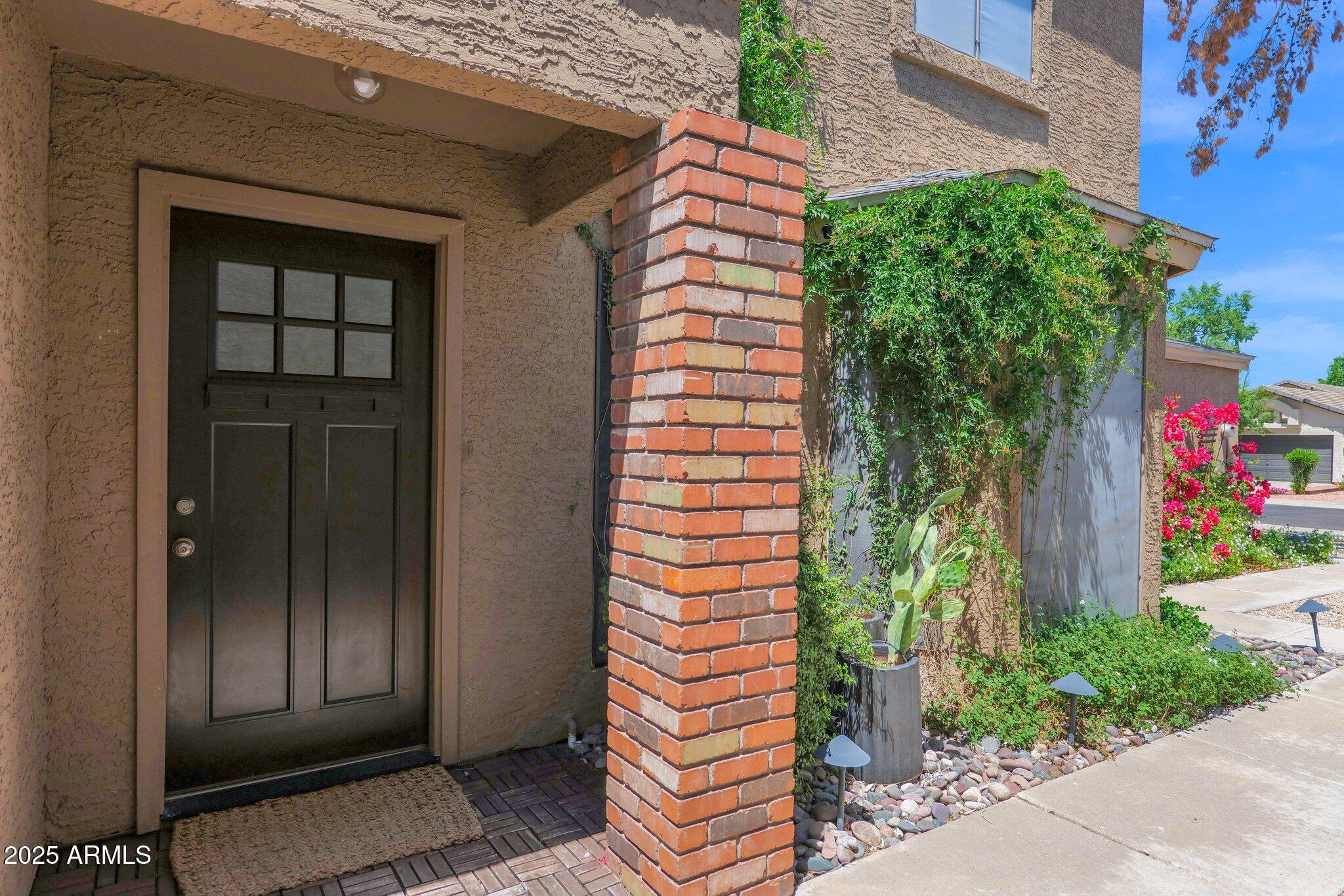 2941 E NISBET Court