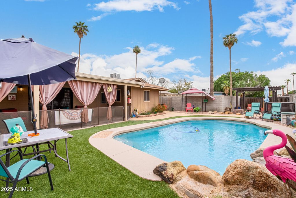 Photo of 4804 S Elm Street, Tempe, AZ 85282 (MLS # 6988677)