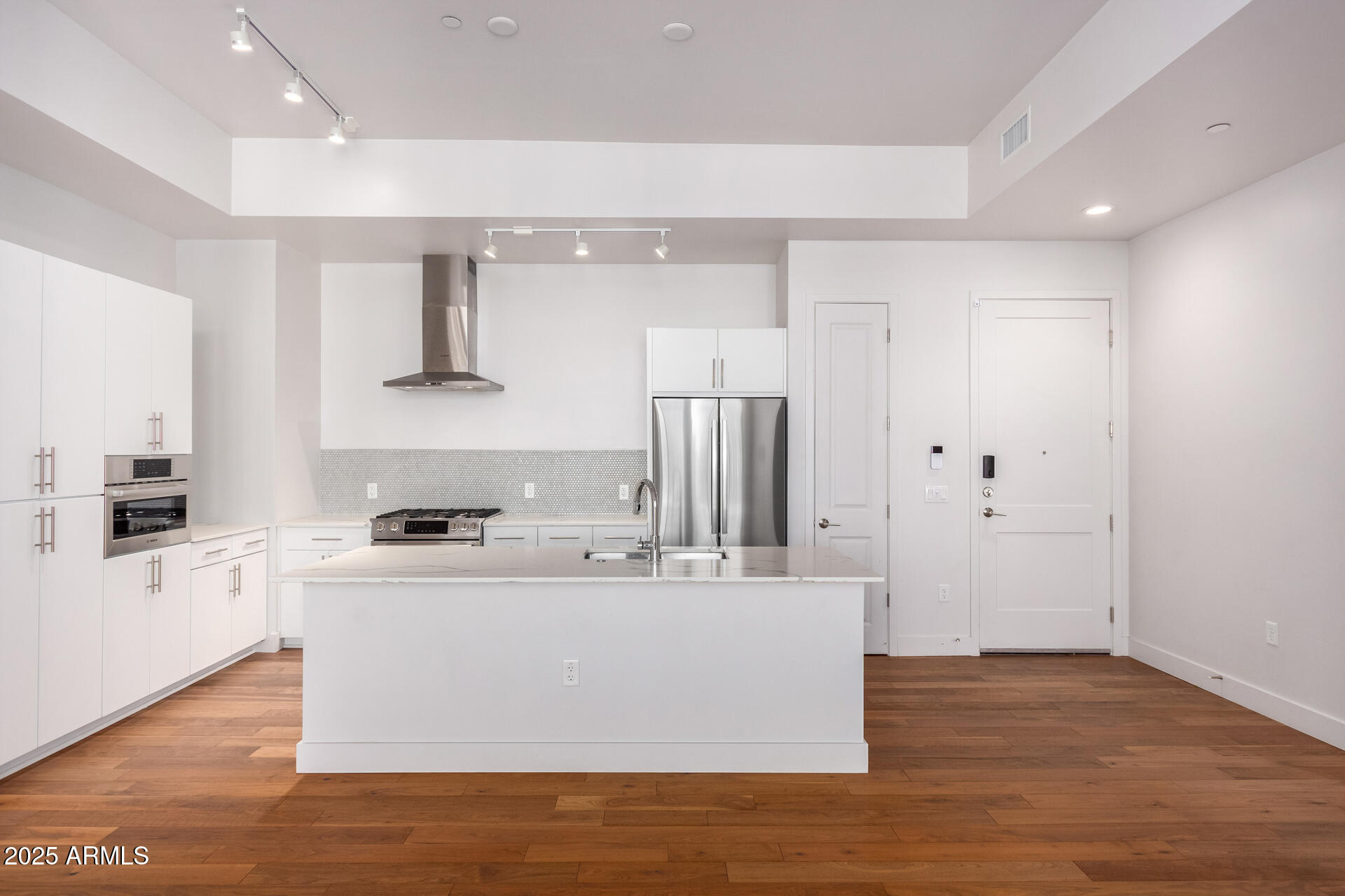 3131 N CENTRAL Avenue 7002