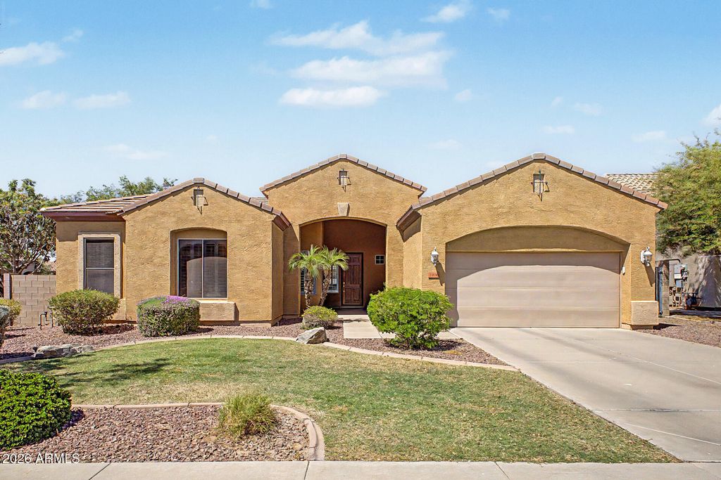 Photo of 3006 E Muirfield Street, Gilbert, AZ 85298 (MLS # 7017725)