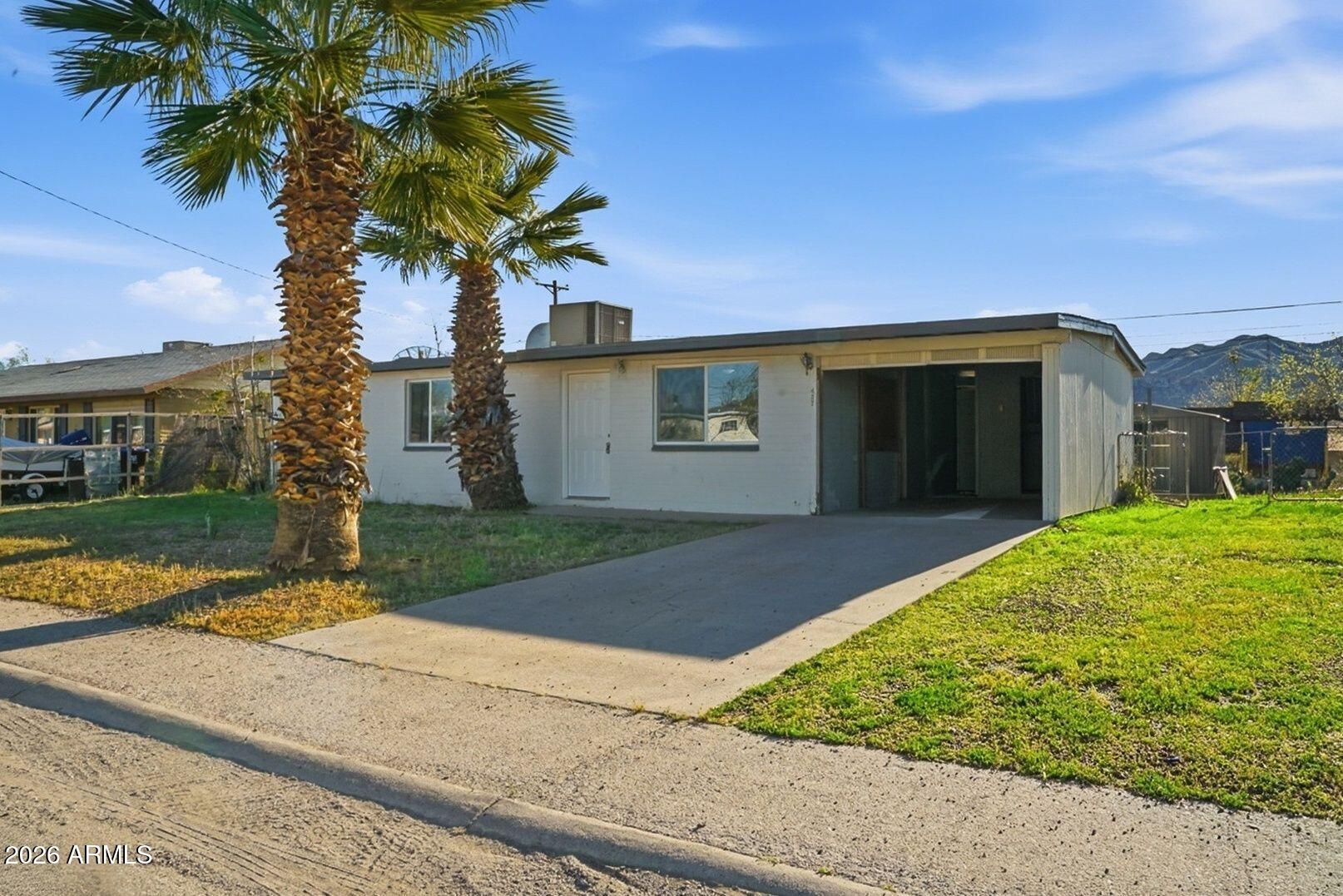 427 W GREENWICH Road