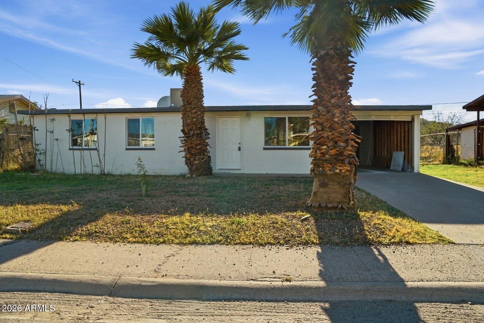 427 W GREENWICH Road