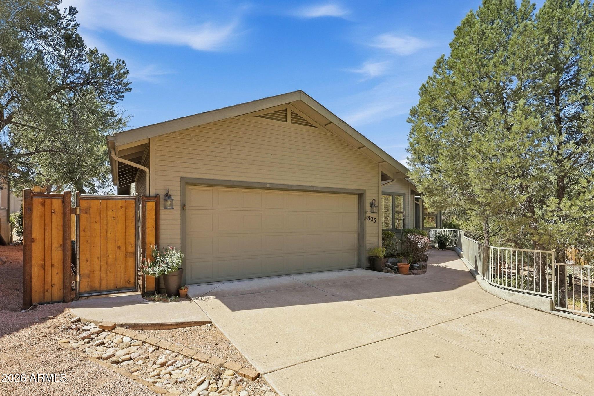 823 W Overland Road