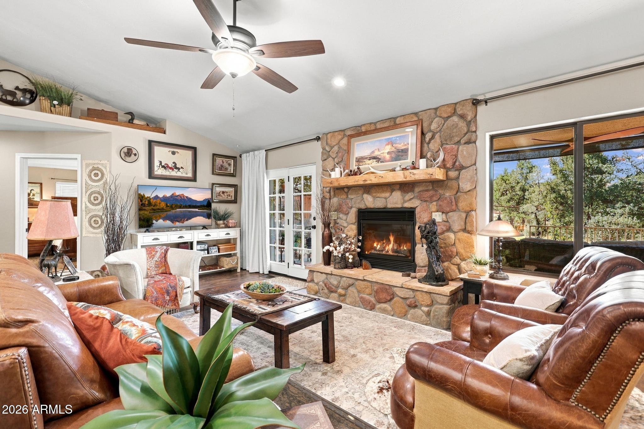 823 W Overland Road