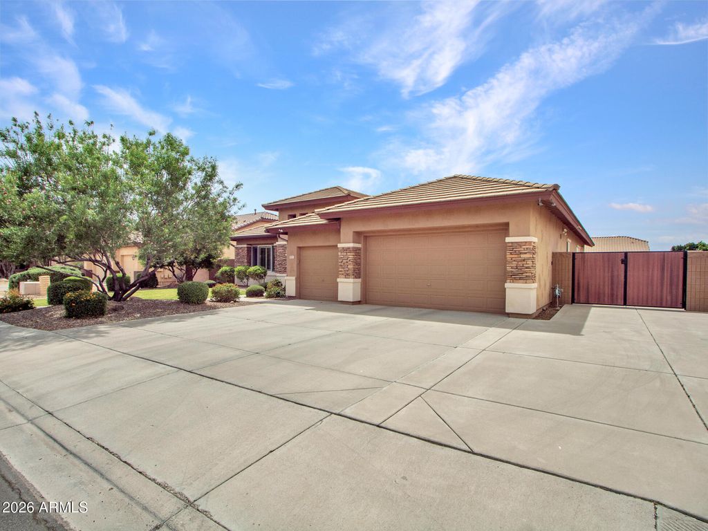 Photo of 8537 W Mohawk Lane, Peoria, AZ 85382 (MLS # 7018554)