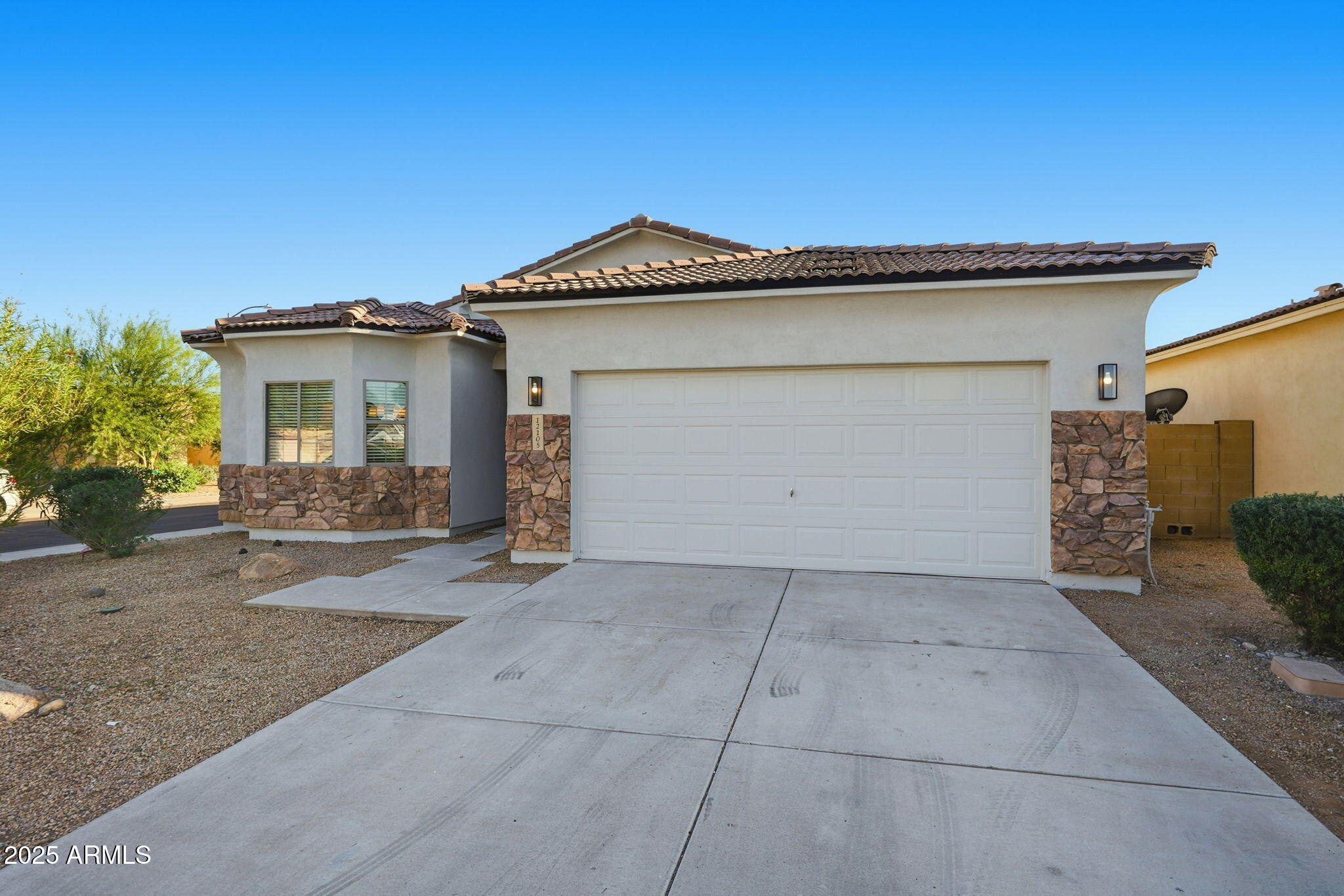 12105 W OCOTILLO Lane