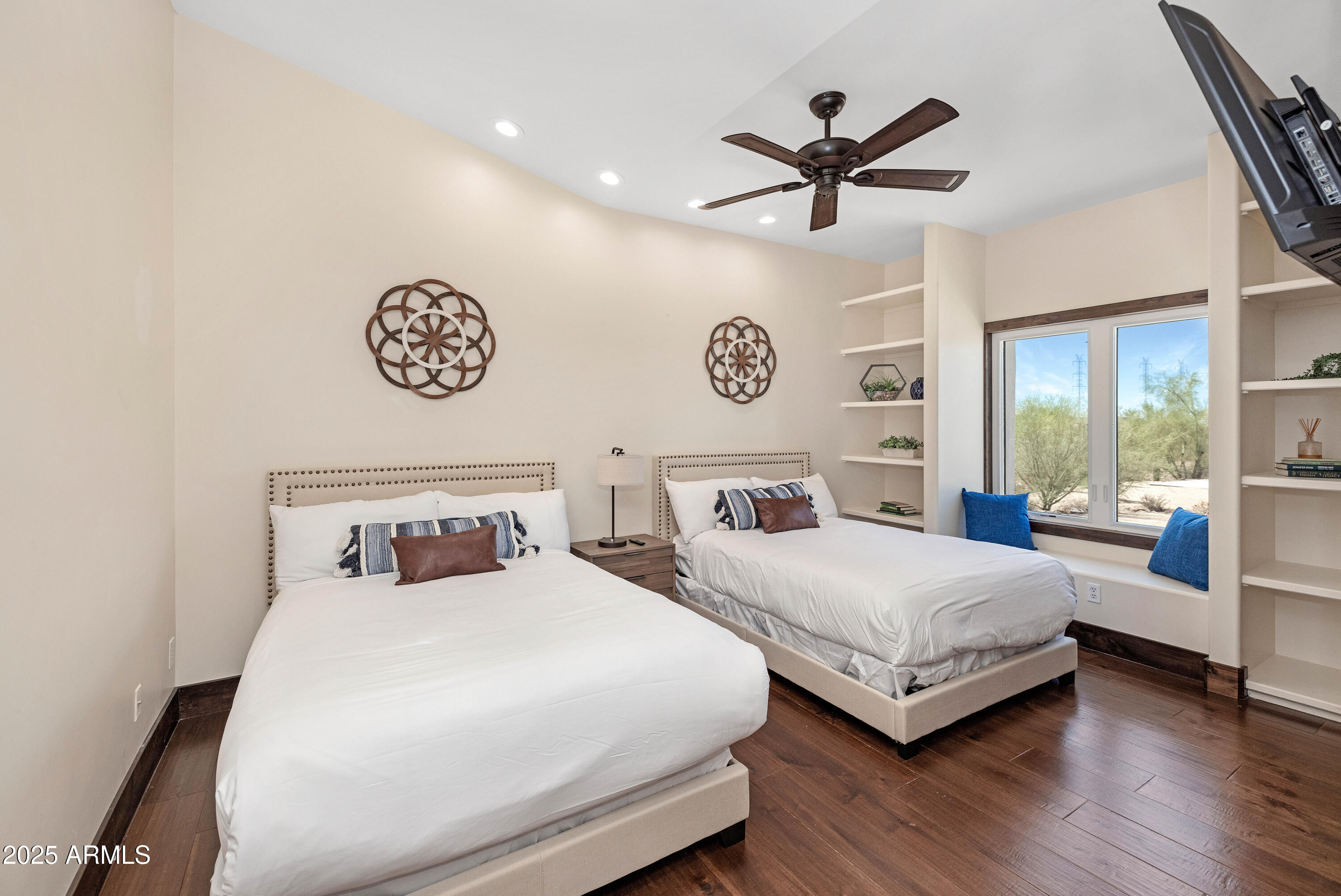 PARADISE HEIGHTS - Residential
