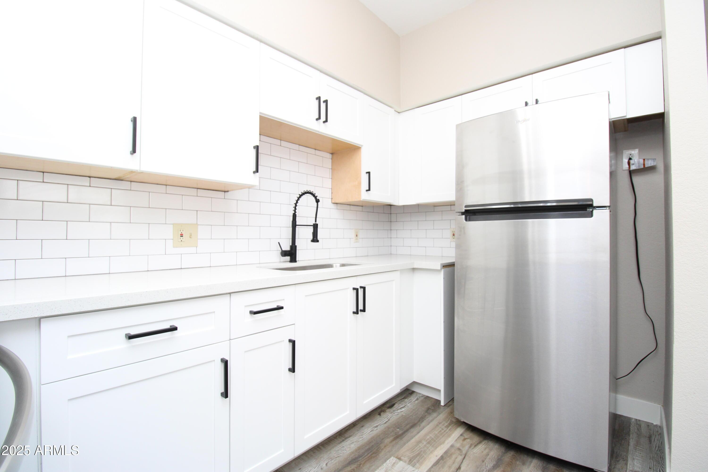 2807 E Paradise Lane Apt 102