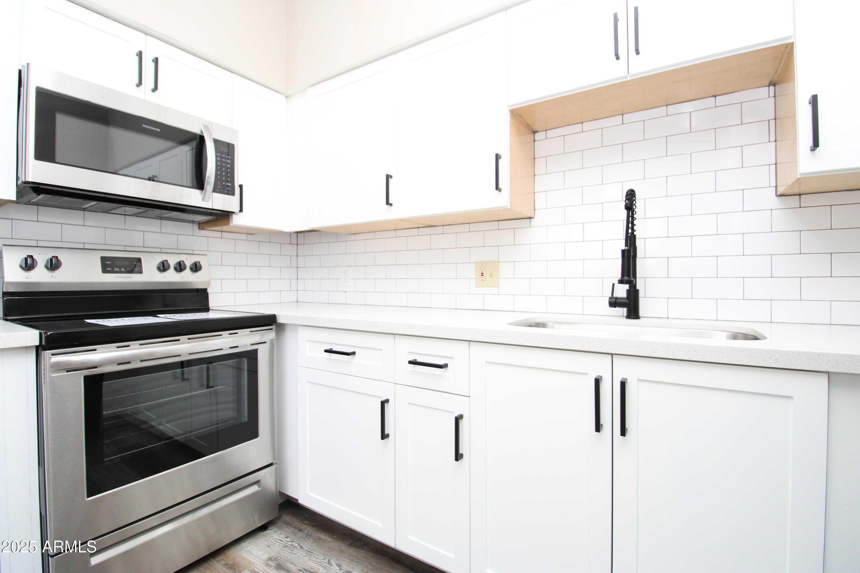 2807 E Paradise Lane Apt 102