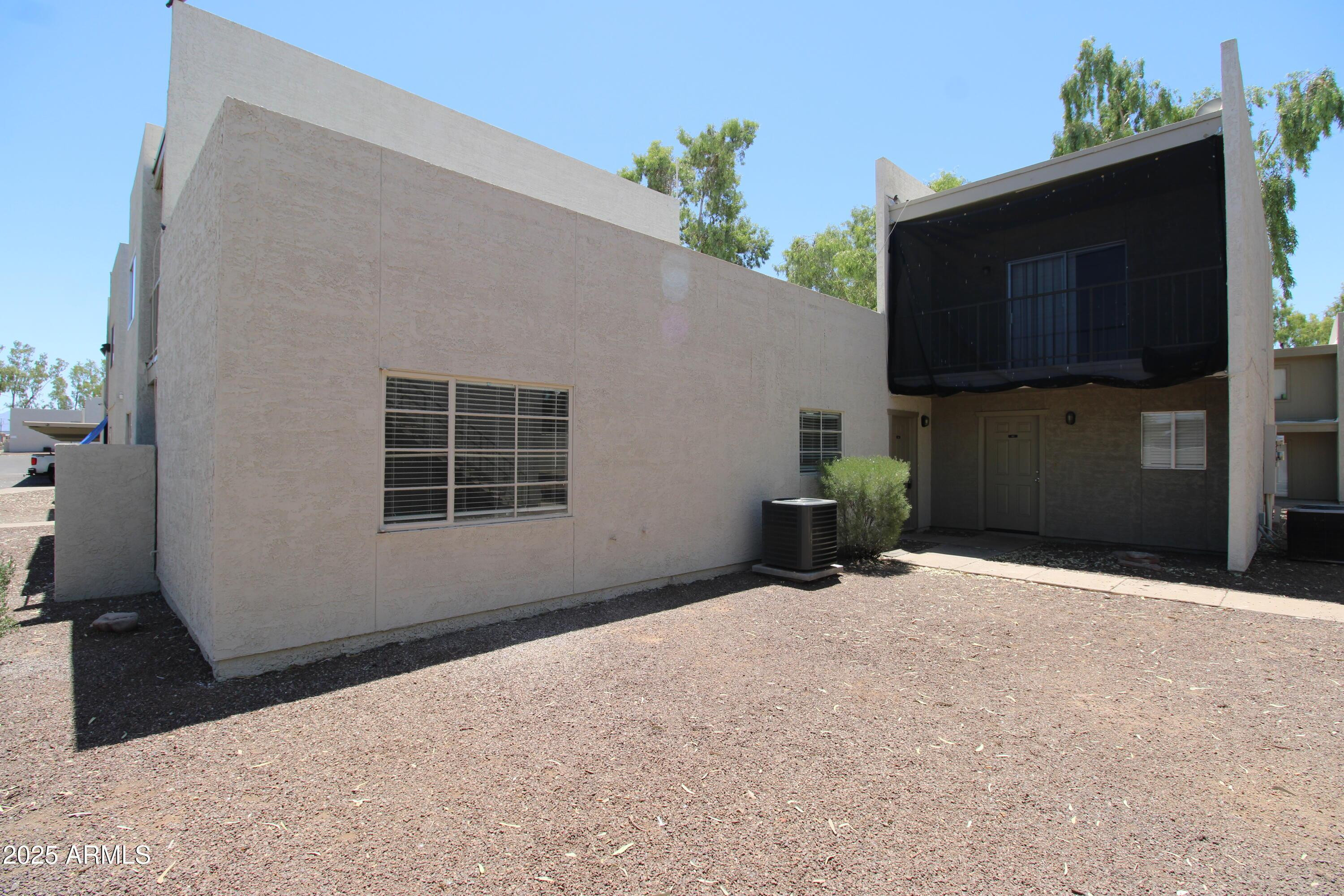 2807 E Paradise Lane Apt 102