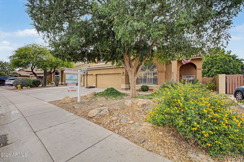 Photo of 1306 E Erie Street, Gilbert, AZ 85295 (MLS # 7014375)