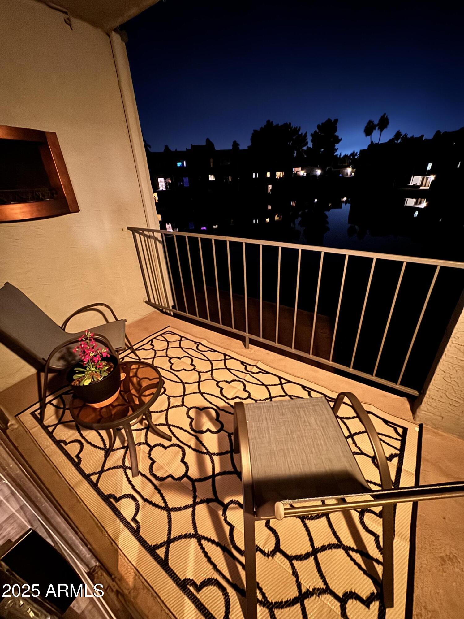 2524 S EL PARADISO -- 121