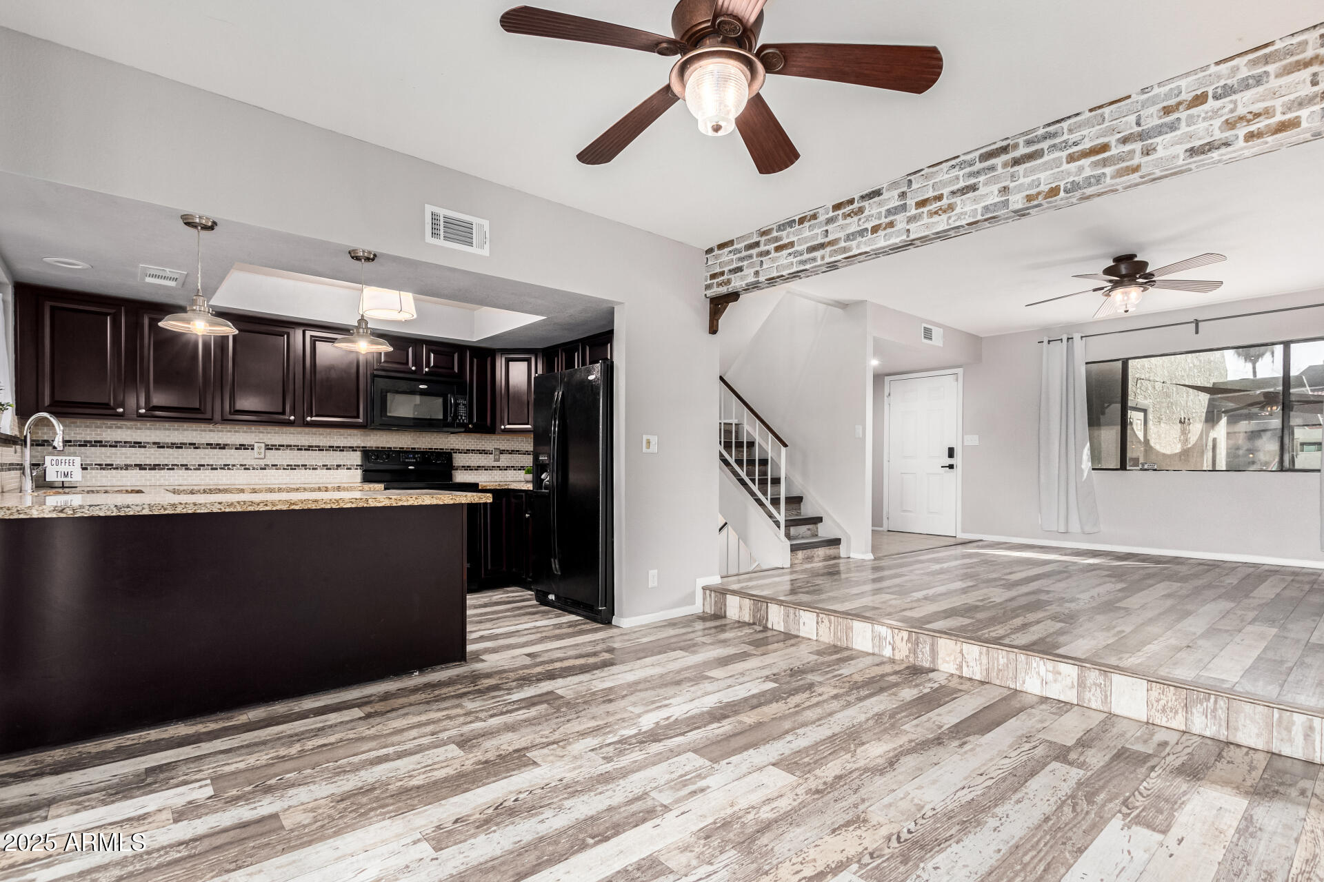 2524 S EL PARADISO -- 121