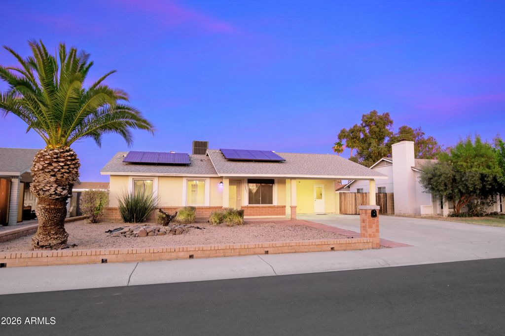 Photo of 19835 N 6th Drive, Phoenix, AZ 85027 (MLS # 7031674)