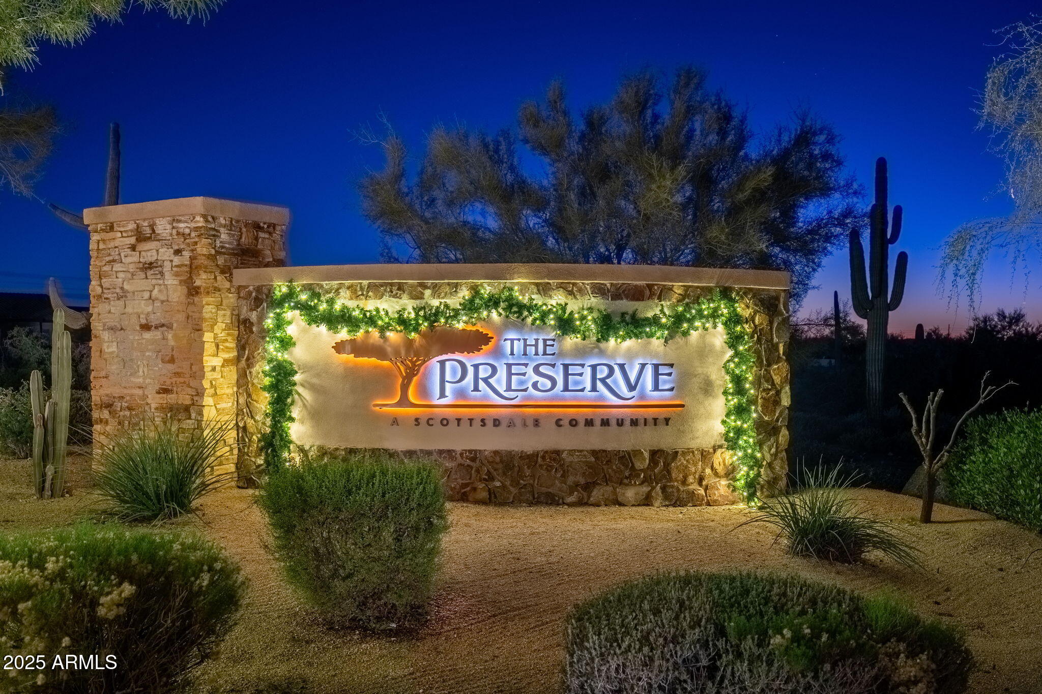 5744 E HEDGEHOG Place