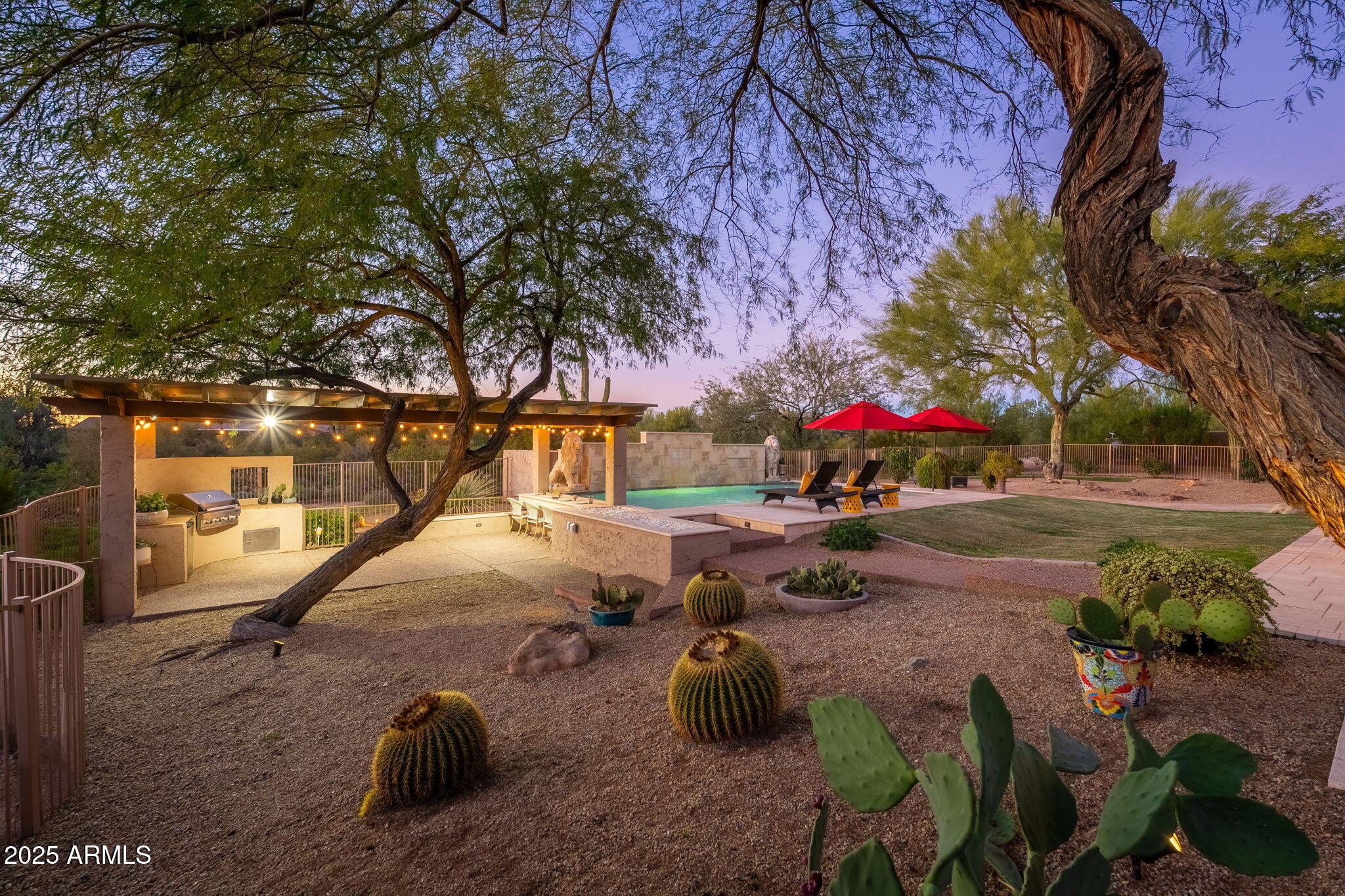 5744 E HEDGEHOG Place