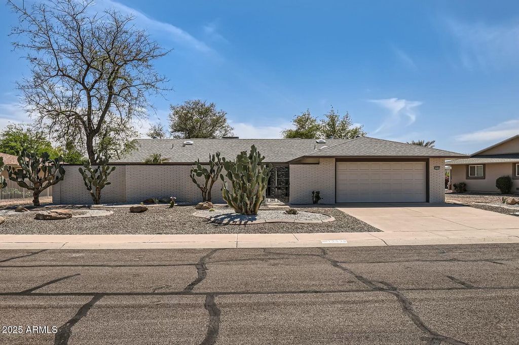 Photo of 12535 W Skyview Drive, Sun City West, AZ 85375 (MLS # 7044770)