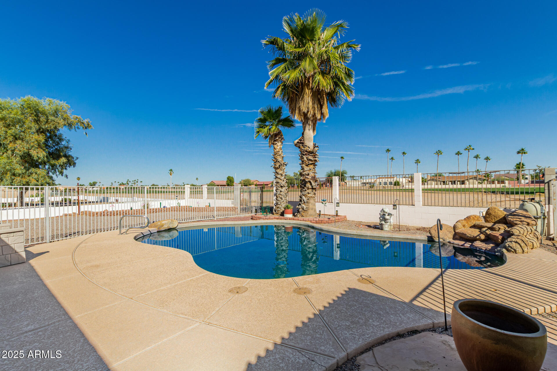 14749 S COUNTRY CLUB Way