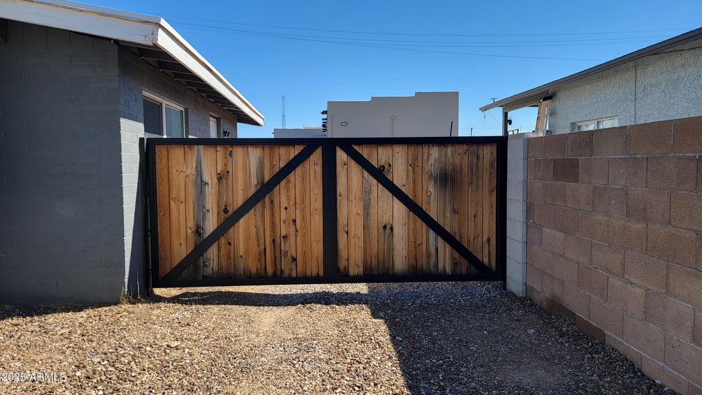 Photo of 513 S Macdonald, Mesa, AZ 85210 (MLS # 6928358)