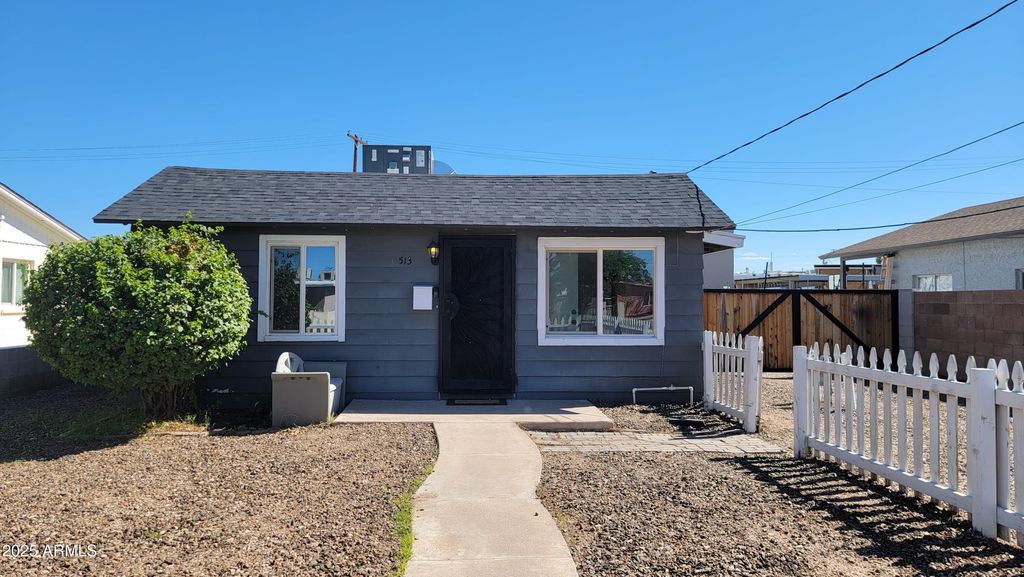 Photo of 513 S Macdonald, Mesa, AZ 85210 (MLS # 6928358)
