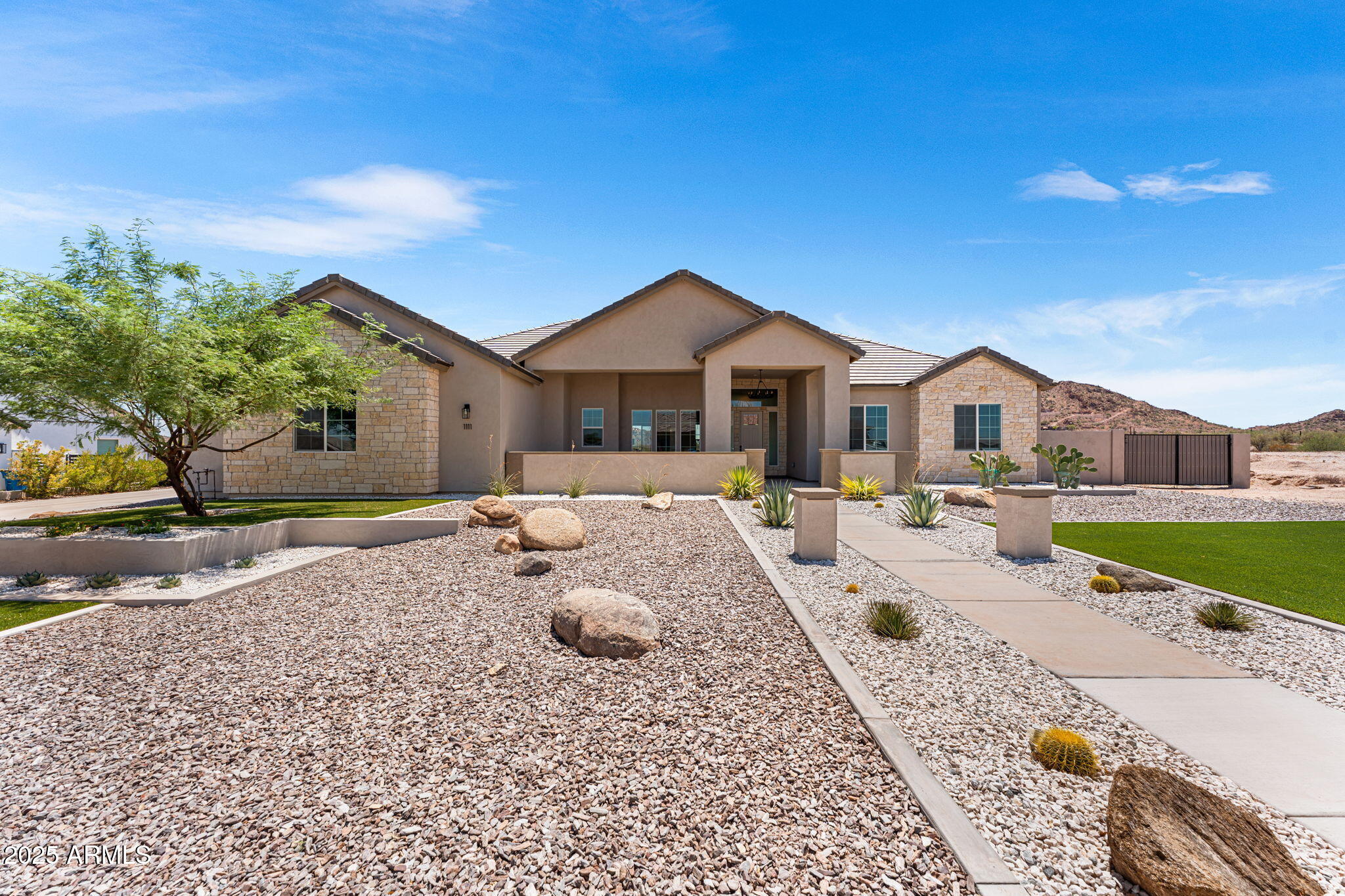 1111 W LUCKY Lane
