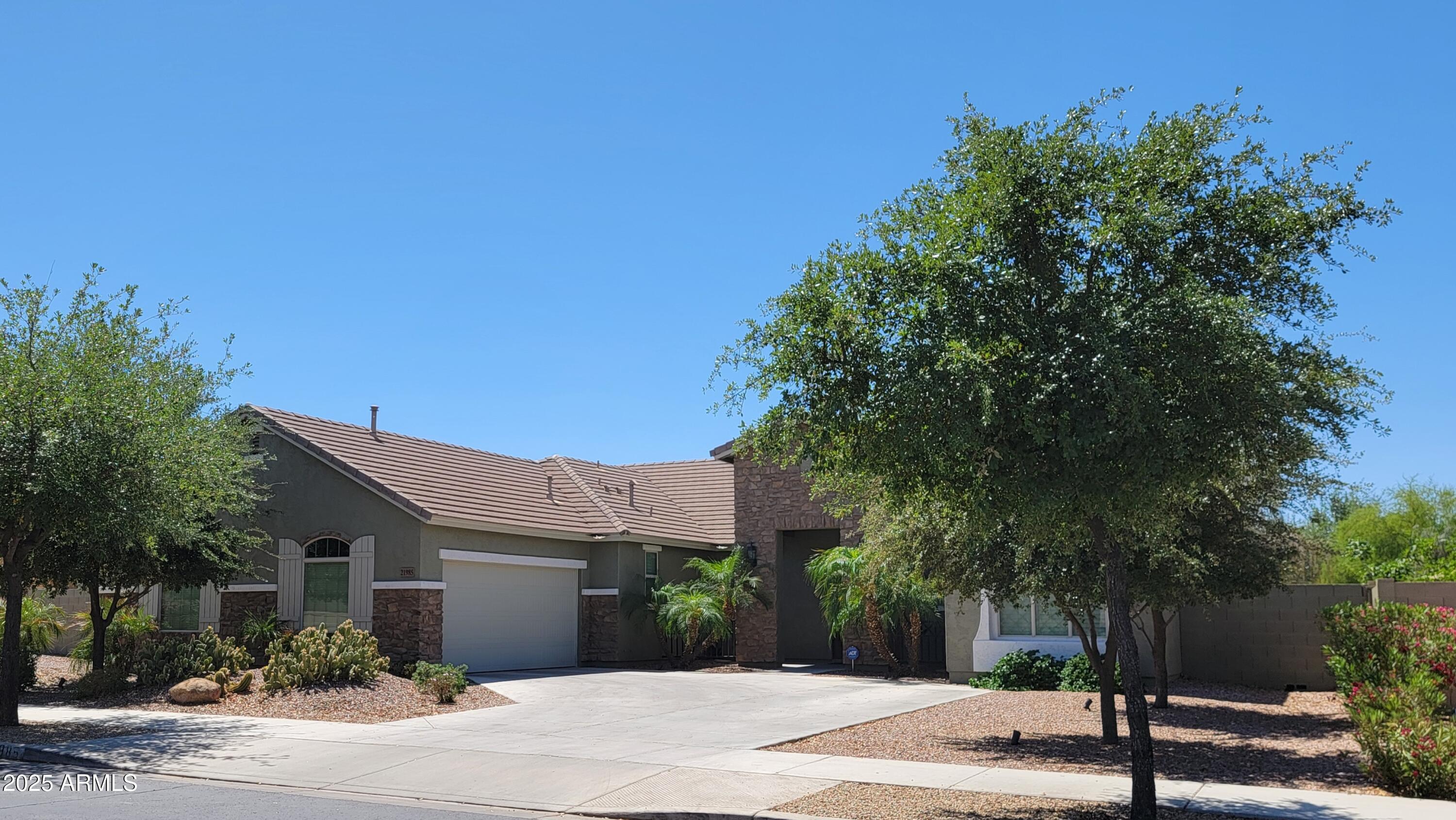 21985 E QUINTERO Road