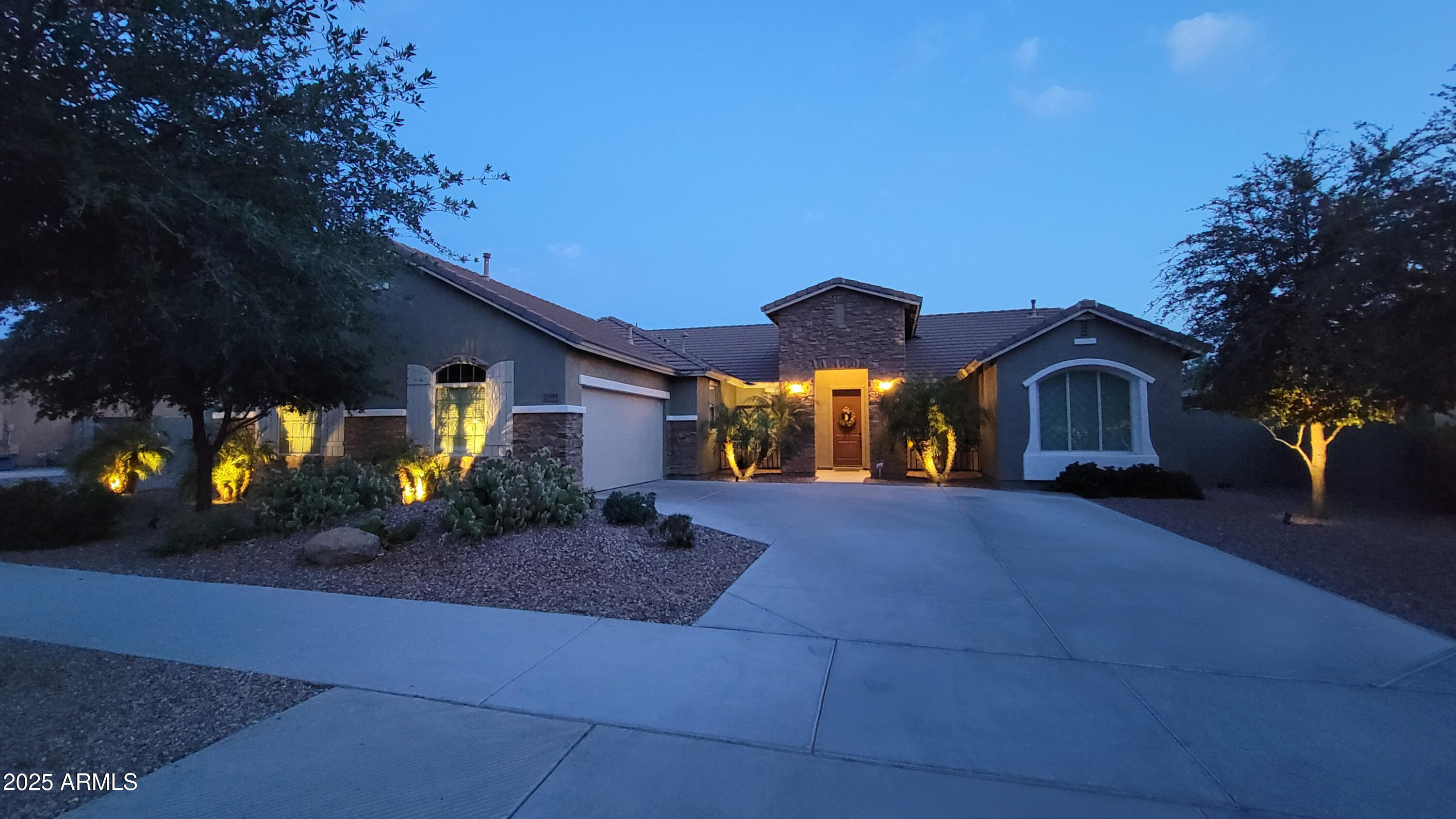 21985 E QUINTERO Road