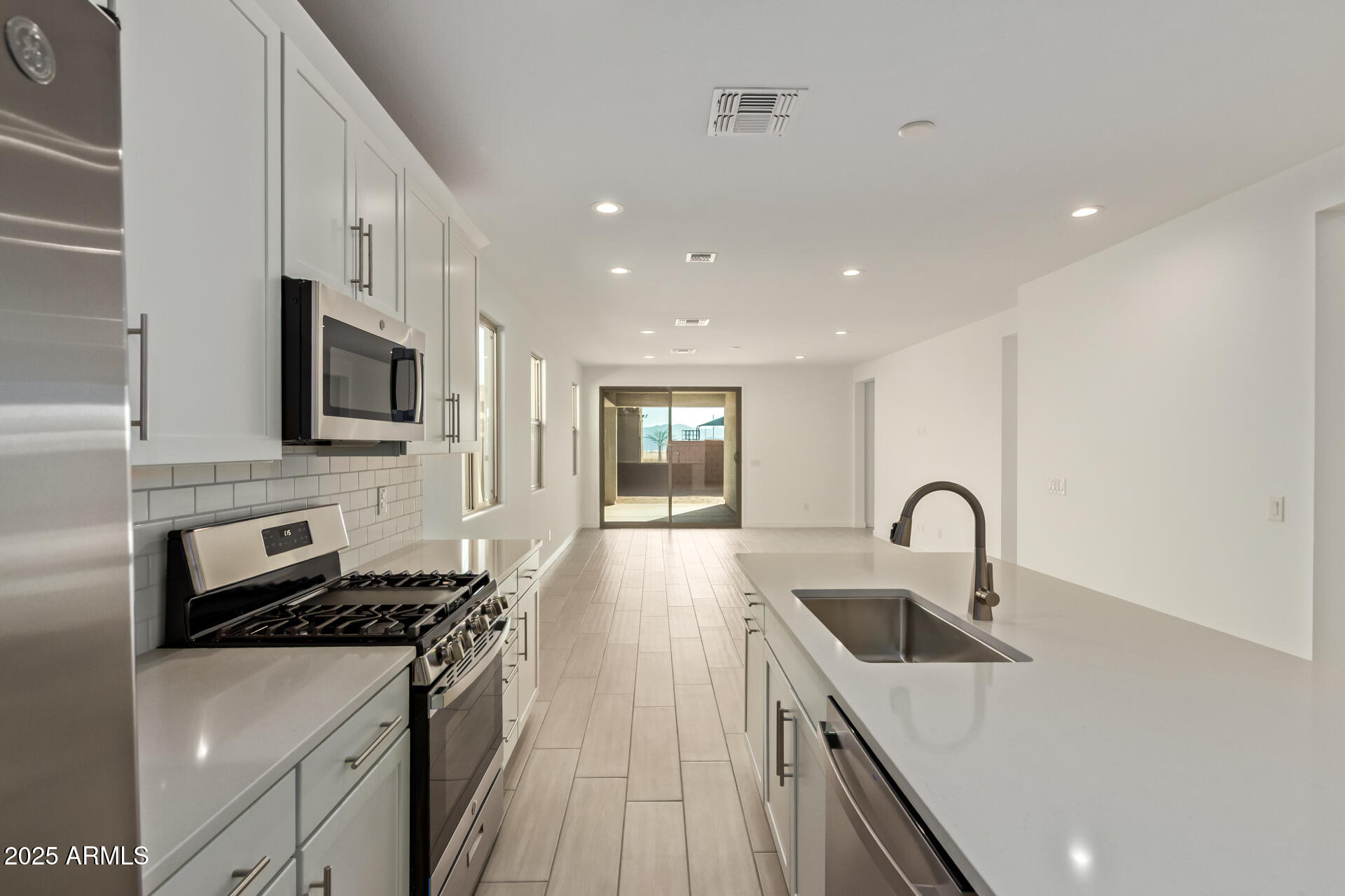 15829 W VOGEL Avenue